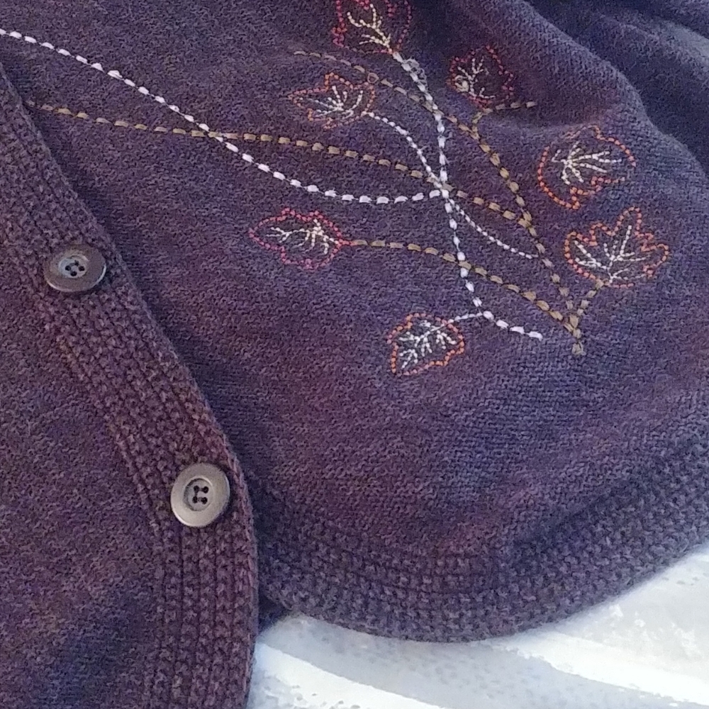 Cute Fall Sweater! - Picture 7 of 7